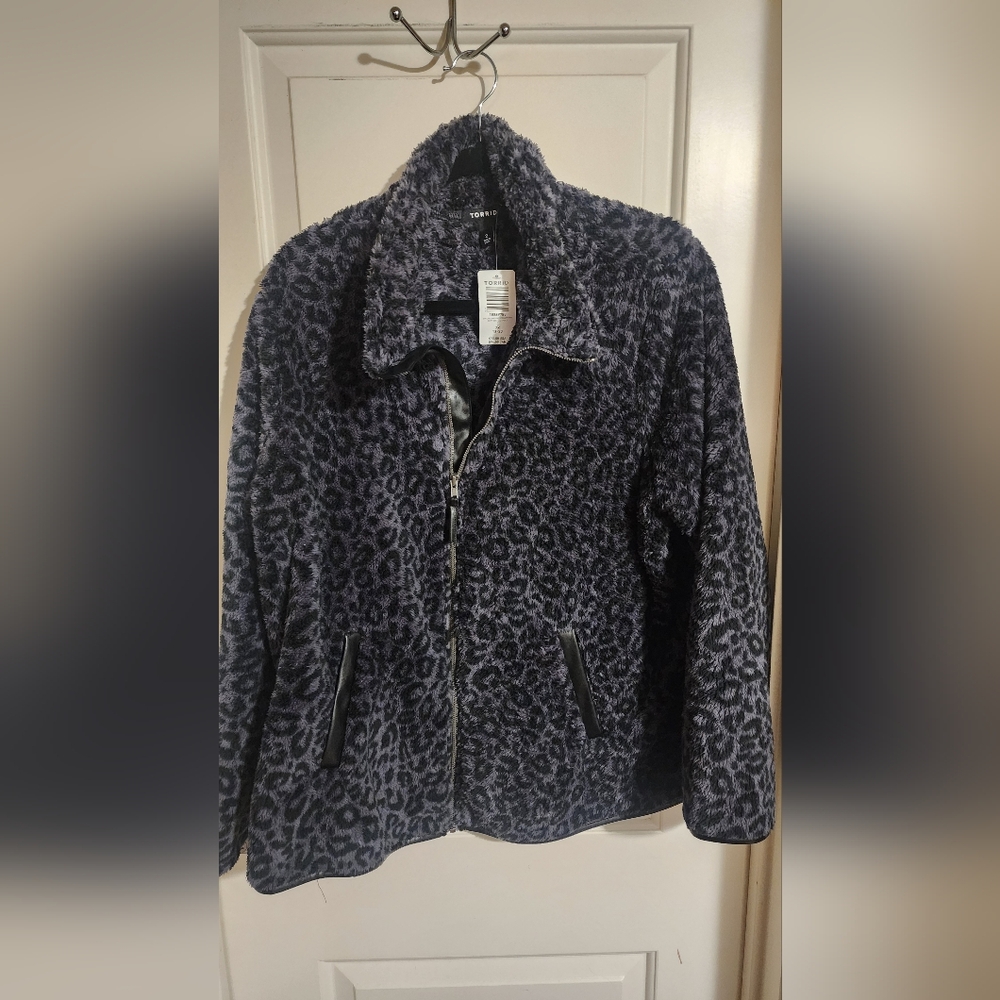 Leopard Zip Up Jacket - Picture 3 of 4